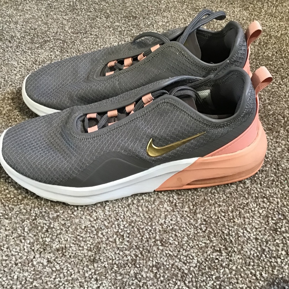 Women’s Nike air max’s motion 2 - Picture 3 of 4